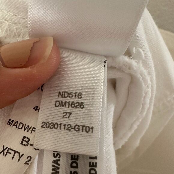 Madewell The Perfect Vintage Straight Jean in Tile White: Ripped-Knee Edition 27 - Picture 11 of 13